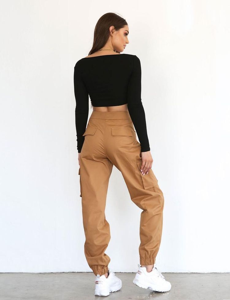 Pin by ??????♡ on fall fashion✨ | Cargo pants women outfit, Fashion outfits, Cargo pants outfit